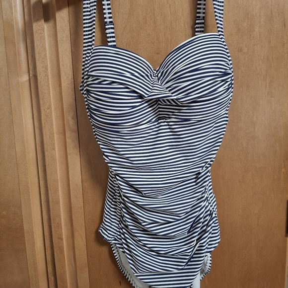 Niptuck Size 4 Swimsuit One Piece Striped - Picture 4 of 7